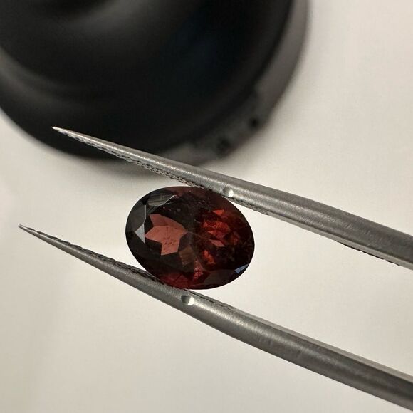 1.82ct Natural deep pink tourmaline - oval cut! - Picture 5 of 9